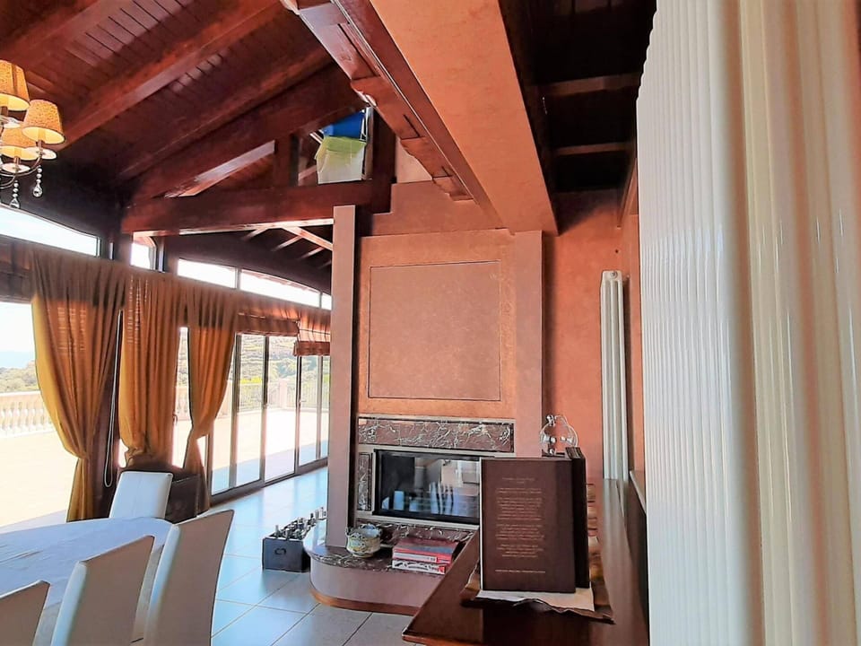 House | Dining