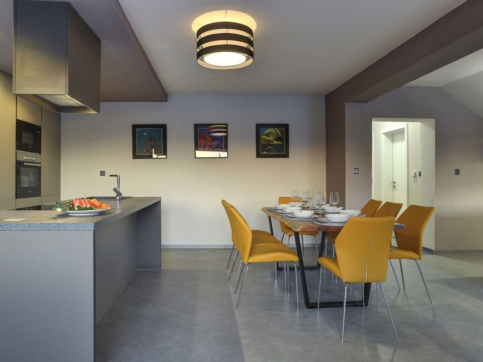 Villa | Dining