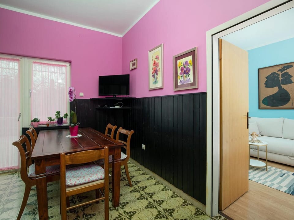 Apartment | Dining