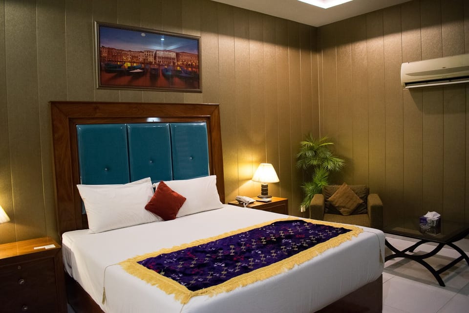 Deluxe Room | Free WiFi, bed sheets