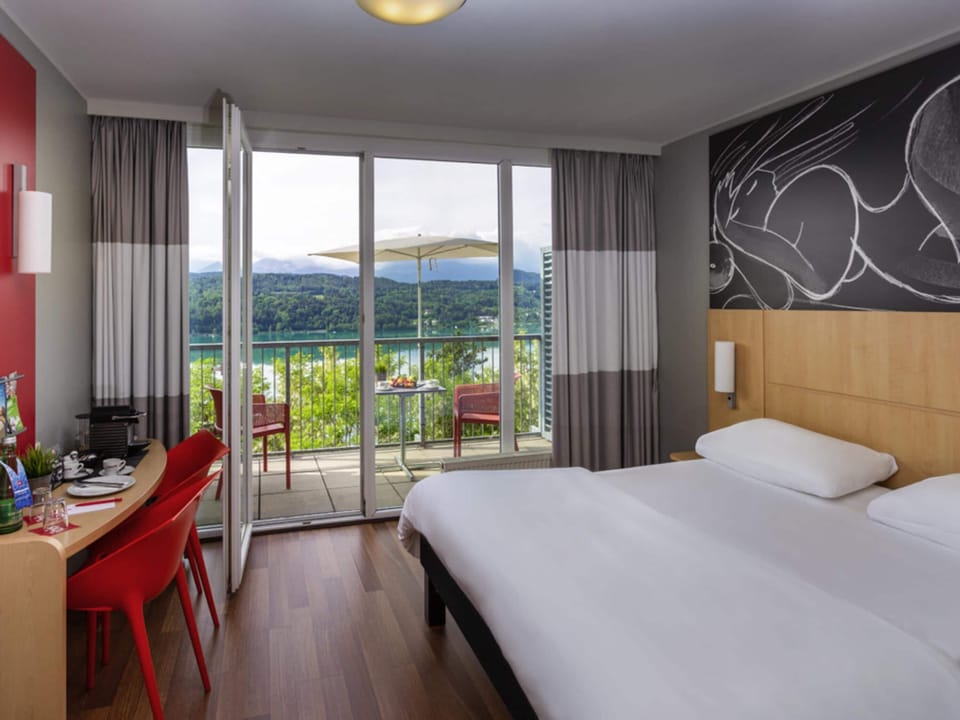 Superior Room, 1 Queen Bed, Lake View | Desk, soundproofing, free cribs/infant beds, free WiFi