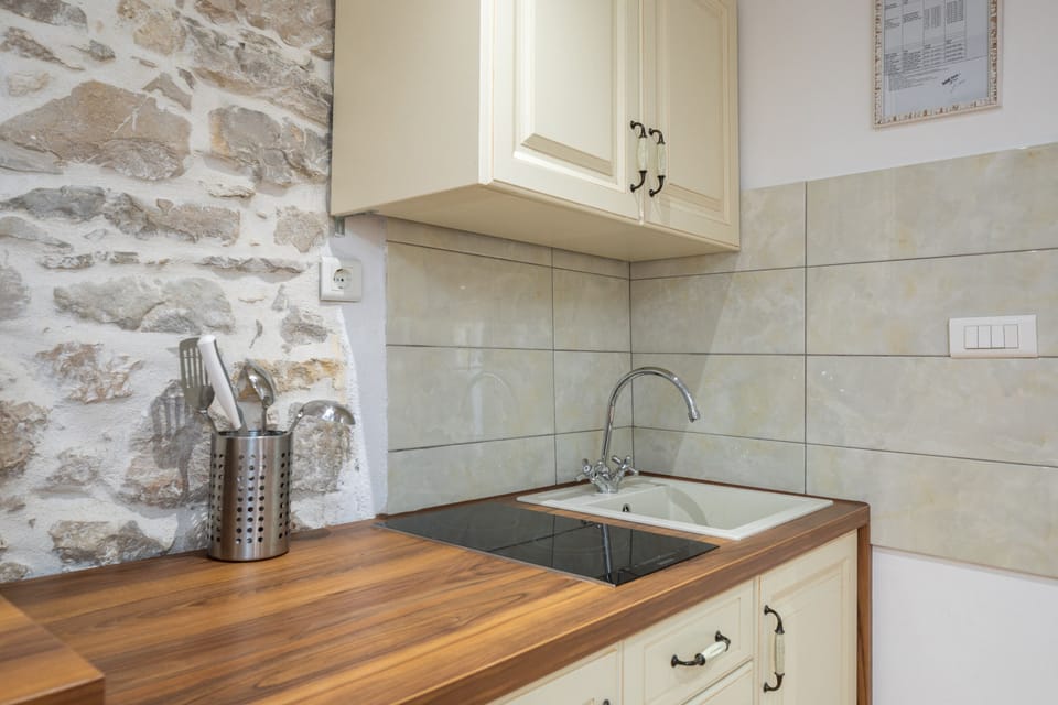 Apartment | Private kitchen | Fridge, stovetop, coffee/tea maker, electric kettle