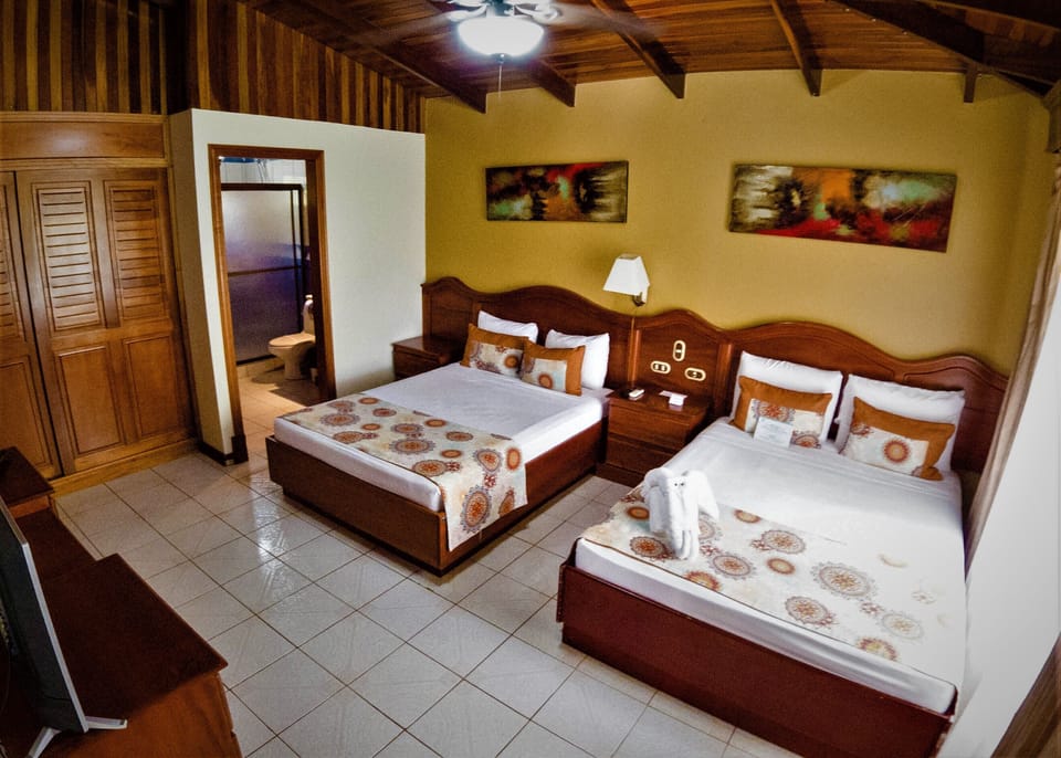 Villa | In-room safe, individually furnished, desk, laptop workspace