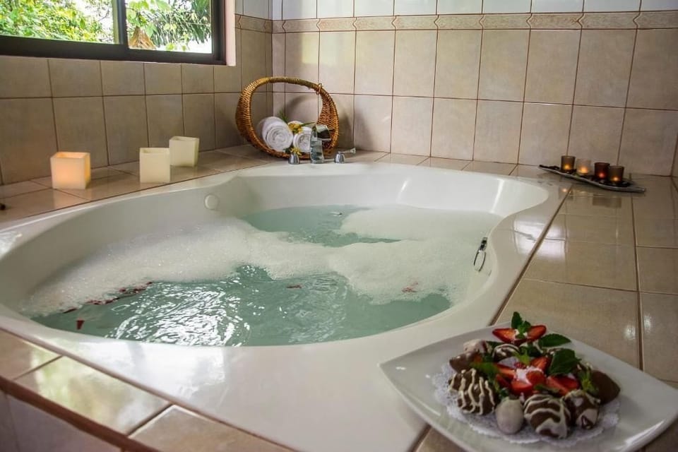 Villa | Deep soaking bathtub