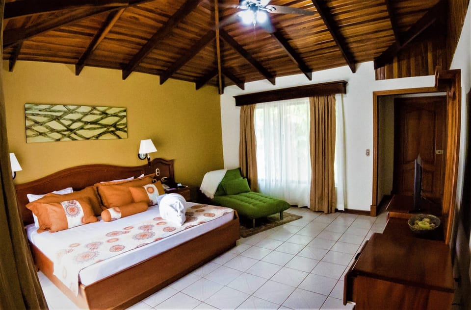 Villa | In-room safe, individually furnished, desk, laptop workspace