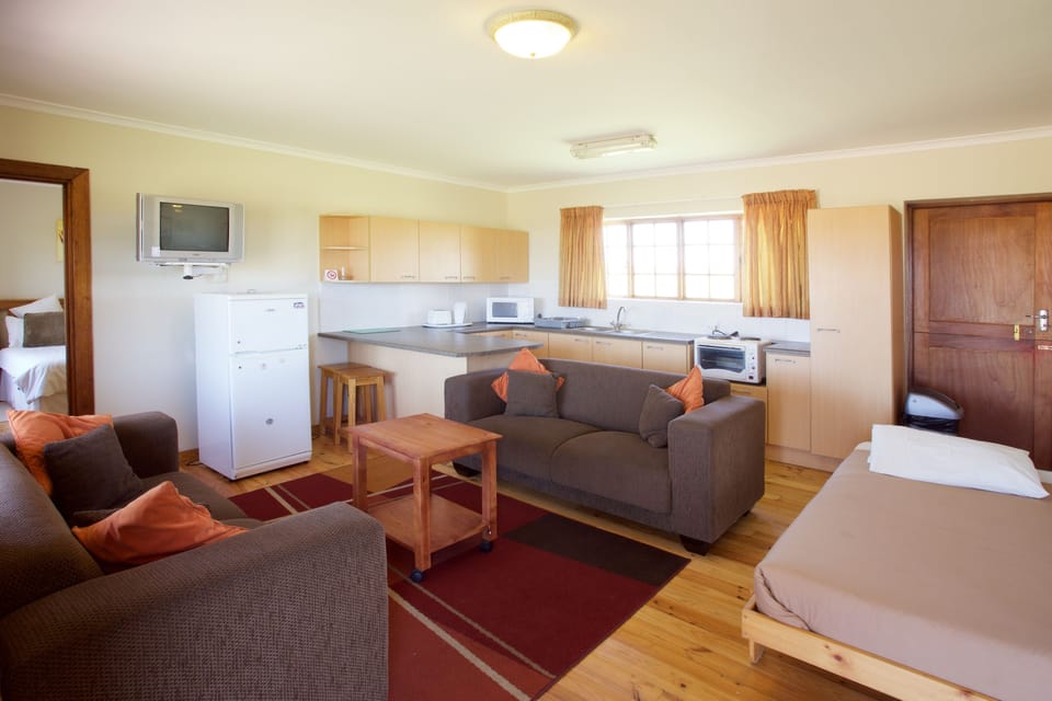 Floral Units | Living room