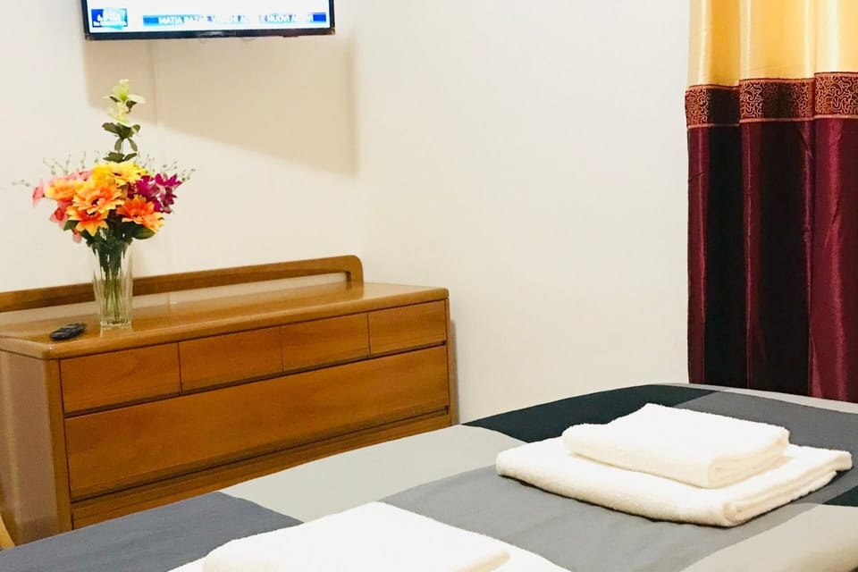 4 bedrooms, WiFi (free), bed sheets
