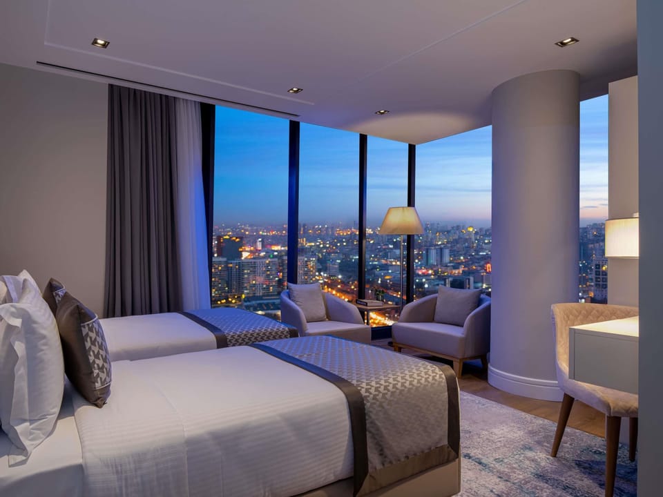 Apartment, 3 Bedrooms (Sky Villa) | In-room safe, desk, blackout drapes, iron/ironing board