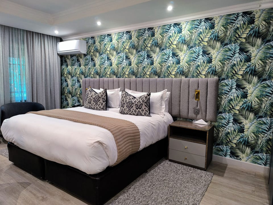 In-room safe, desk, free WiFi, bed sheets