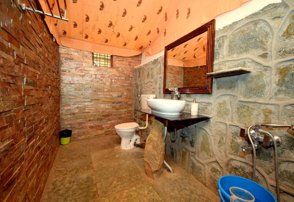 Luxury Cottages | Bathroom | Shower, free toiletries, slippers, towels