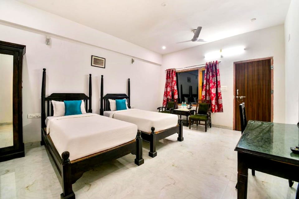 Super Deluxe Room | In-room safe, desk, rollaway beds (surcharge), individually furnished