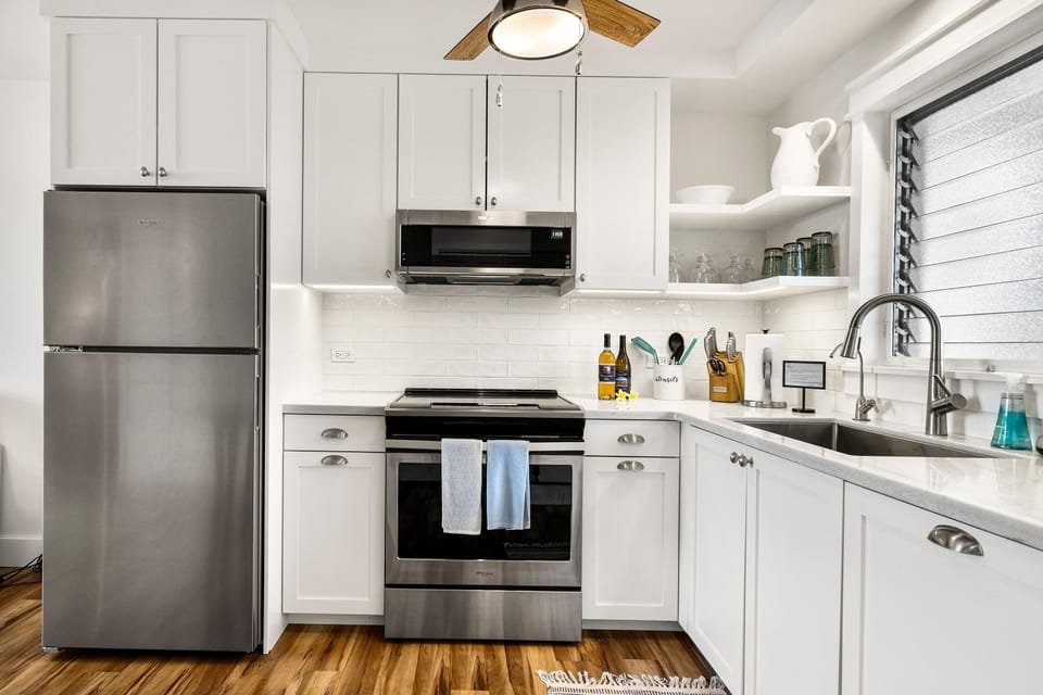 Condo, 1 King Bed (Kailua Village#701) | Private kitchen | Dishwasher, toaster, paper towels