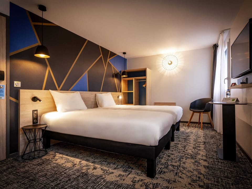 Standard Room, 2 Twin Beds | Hypo-allergenic bedding, soundproofing, free cribs/infant beds