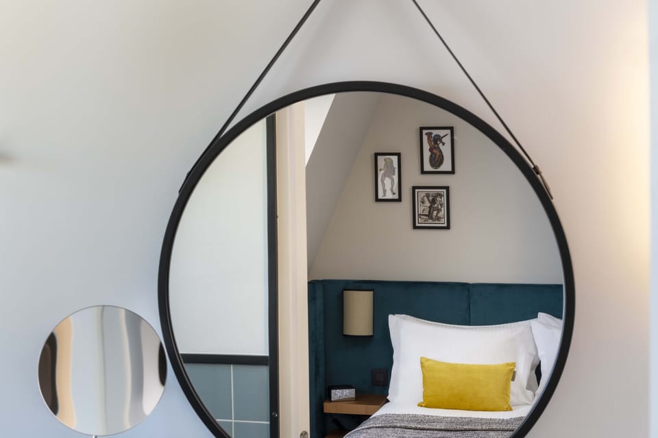 Deluxe Room | Premium bedding, pillowtop beds, minibar, in-room safe