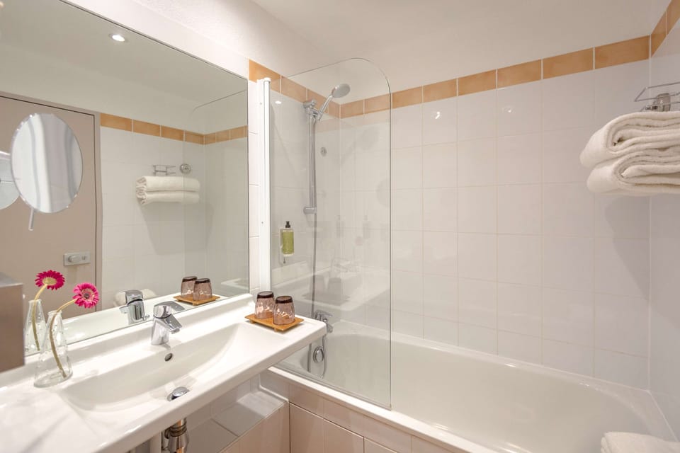 Hair dryer, towels