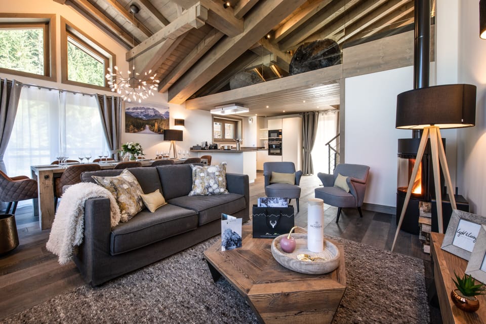 Superior Chalet | Living area