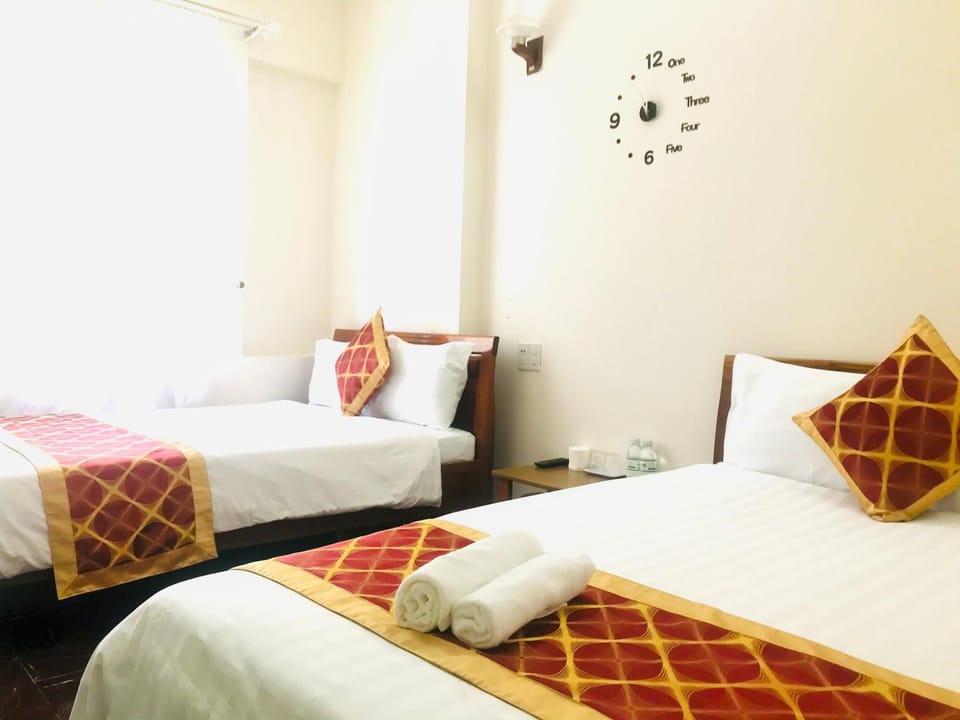 Minibar, desk, soundproofing, iron/ironing board
