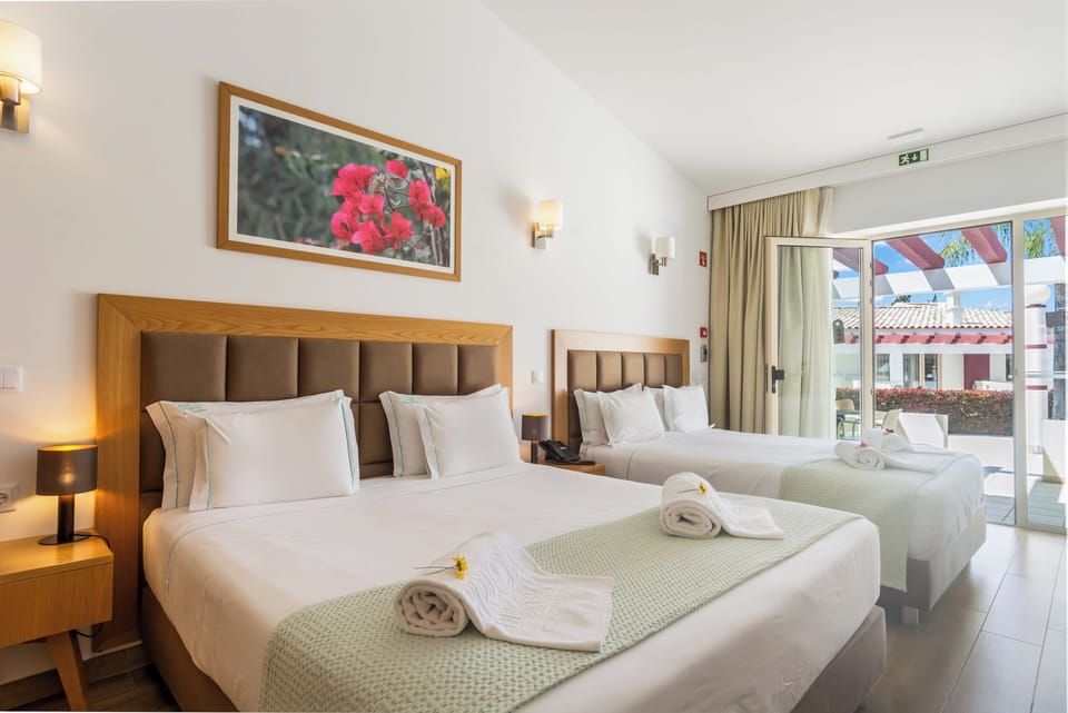 Triple Room | In-room safe, desk, blackout drapes, soundproofing