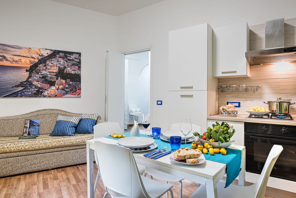 Apartment | Private kitchen | Full-size fridge, oven, stovetop, electric kettle