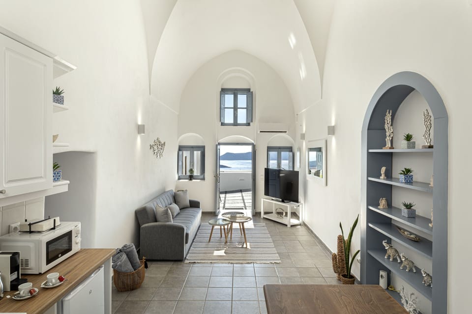 Two-Bedroom House with Caldera View | Private kitchen | Coffee/tea maker