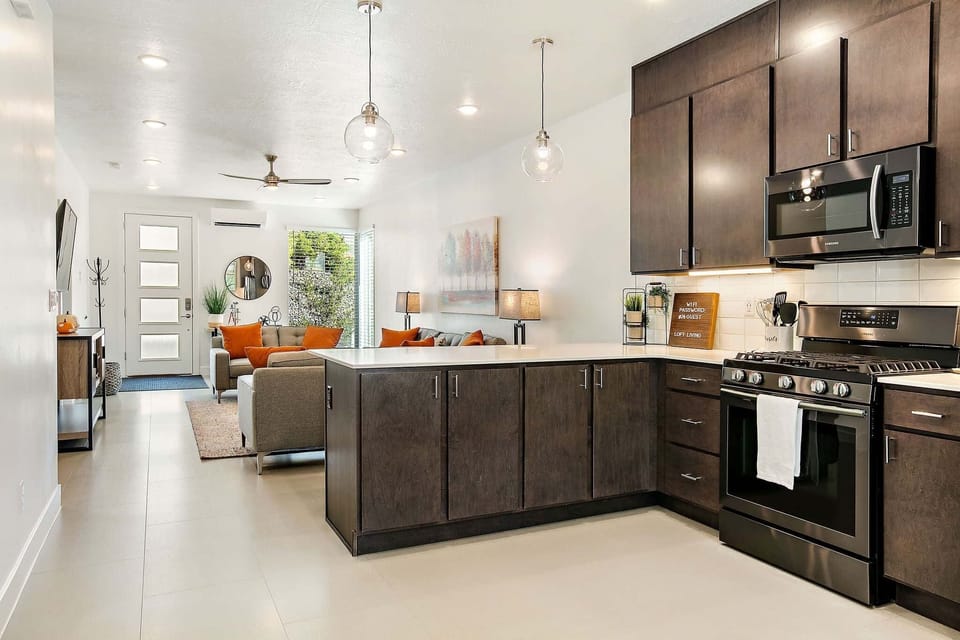 Townhome, 4 Bedrooms | Private kitchen | Coffee/tea maker, fridge, oven, toaster