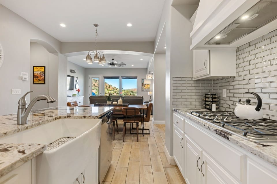Townhome, 4 Bedrooms | Private kitchen | Coffee/tea maker, fridge, oven, toaster