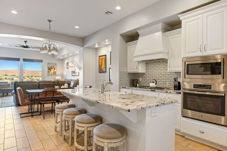 Townhome, 4 Bedrooms | Private kitchen | Coffee/tea maker, fridge, oven, toaster