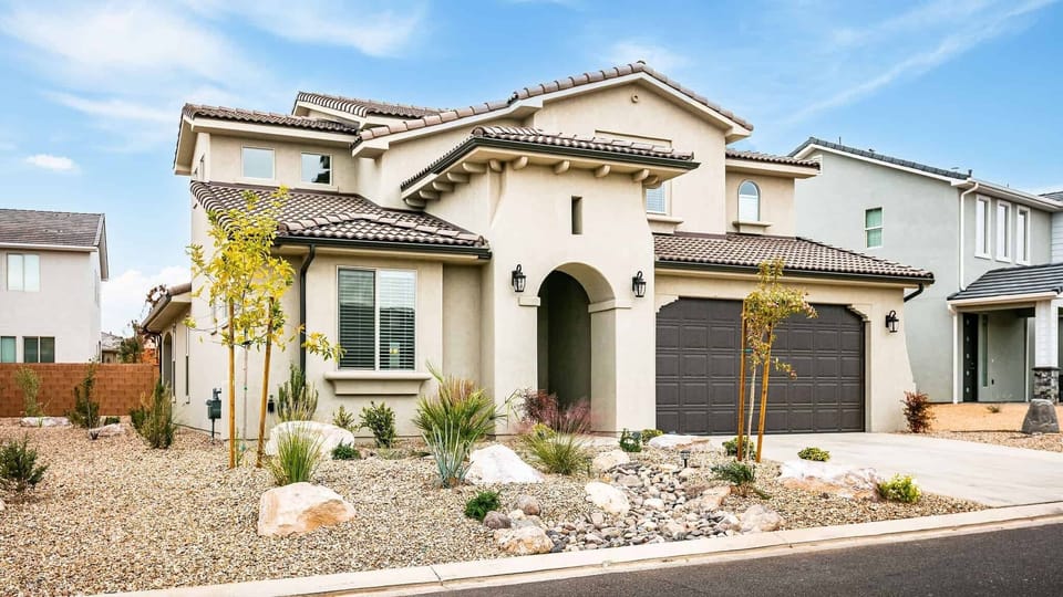 House, 5 Bedrooms | Exterior