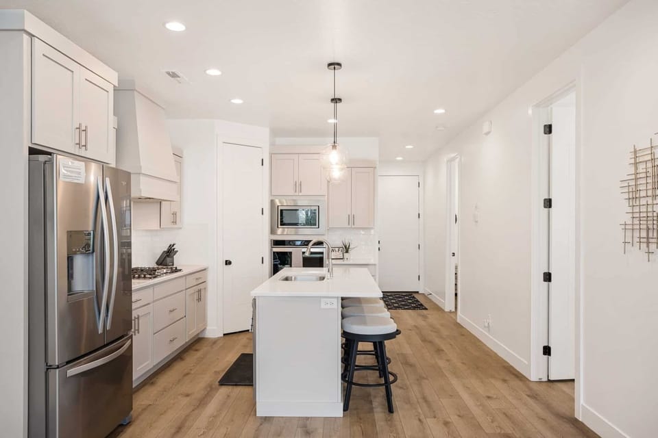 Townhome, 6 Bedrooms | Private kitchen | Coffee/tea maker, fridge, oven, toaster