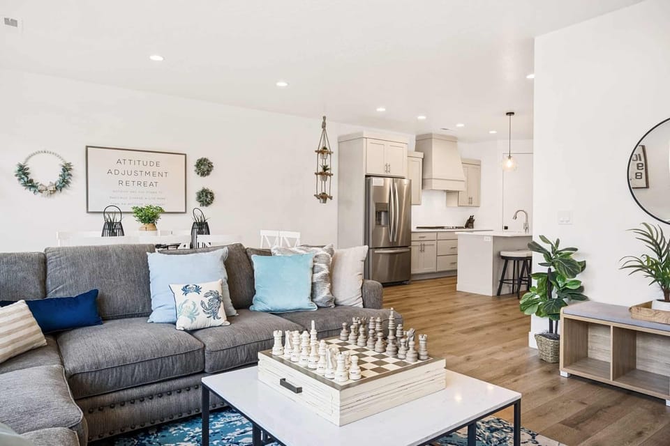 Townhome, 6 Bedrooms | Living area | Smart TV
