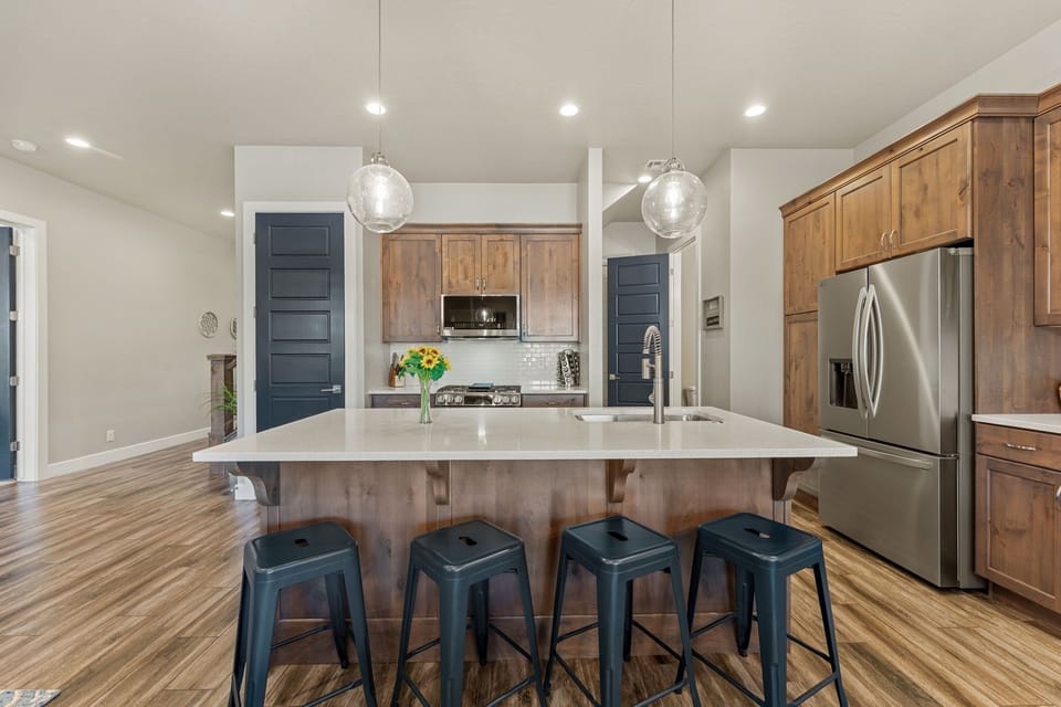 Townhome, 5 Bedrooms | Private kitchen | Fridge, oven, coffee/tea maker, toaster