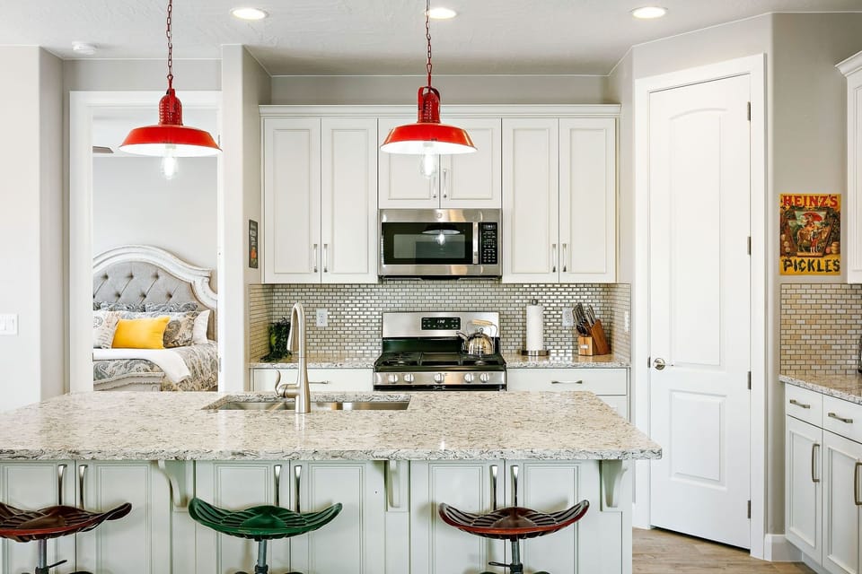 House, 4 Bedrooms | Private kitchen | Fridge, oven, coffee/tea maker, toaster