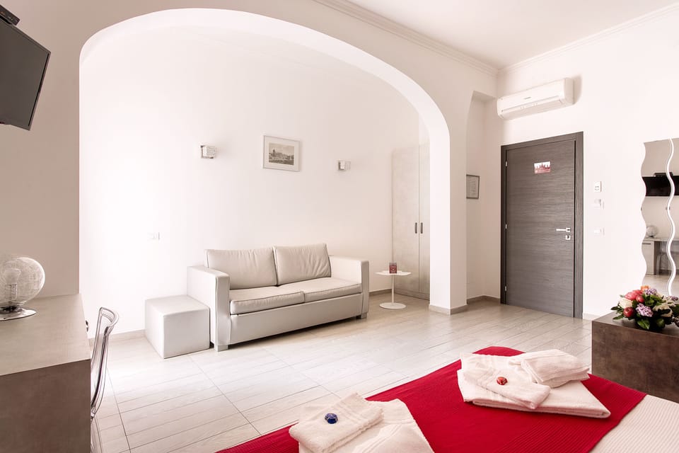 Premium bedding, down comforters, minibar, in-room safe