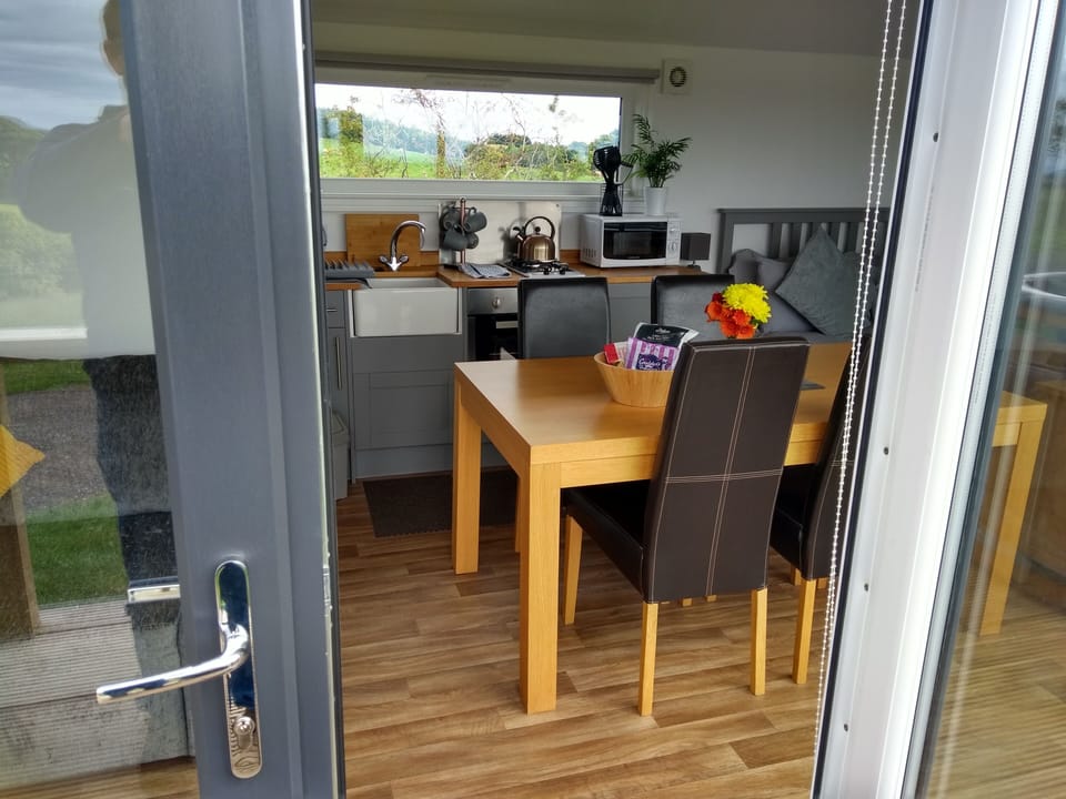 Cabin | Dining