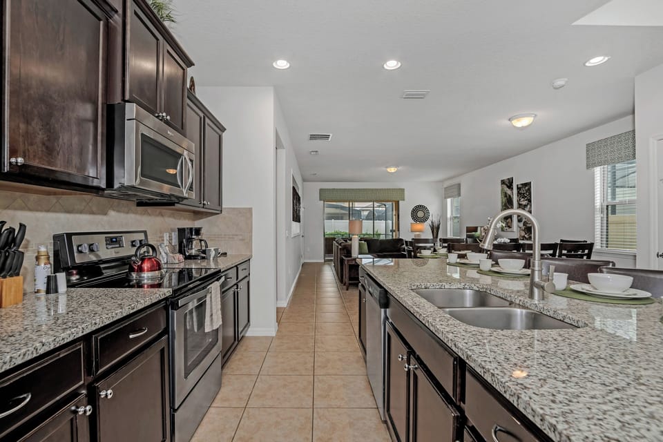 House (6 Bedrooms) | Property amenity
