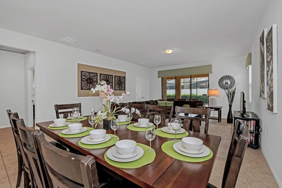 House (6 Bedrooms) | Property amenity