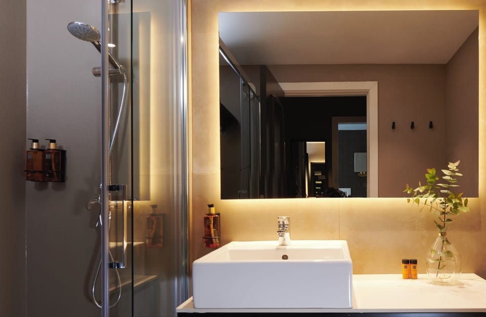 Free toiletries, hair dryer, bidet, towels