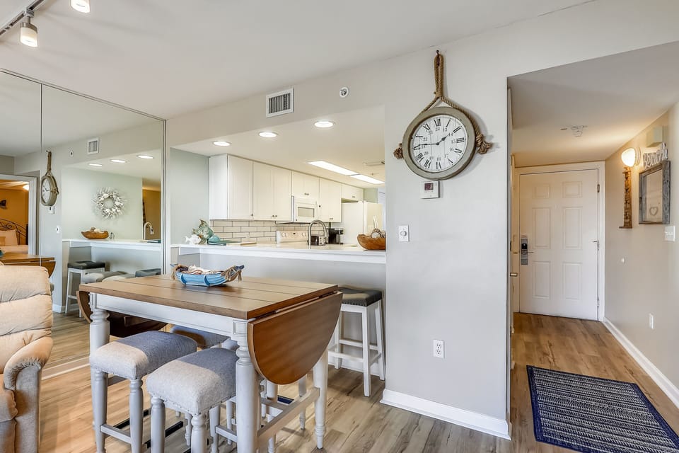 Condo, 2 Bedrooms | Private kitchen | Fridge, microwave, coffee/tea maker, toaster