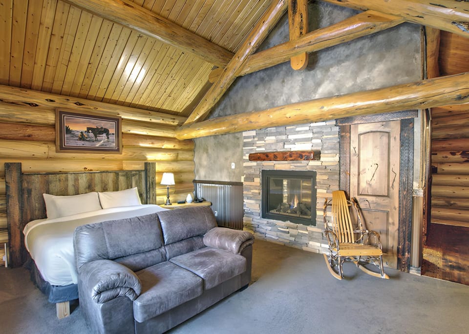 Exclusive Cabin, Ensuite (Madison Series- 1) | Iron/ironing board, WiFi, bed sheets