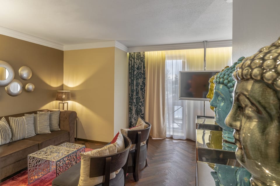 Panoramic Suite, 1 Double Bed | Hypo-allergenic bedding, free minibar items, in-room safe