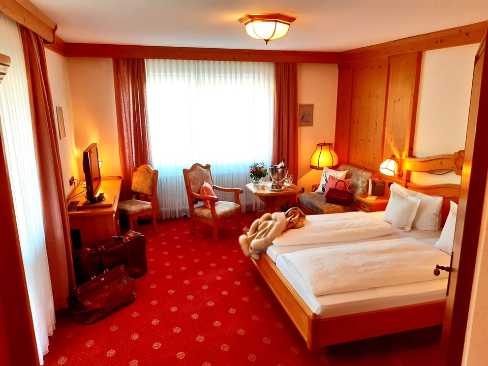 Desk, cribs/infant beds, rollaway beds, free WiFi