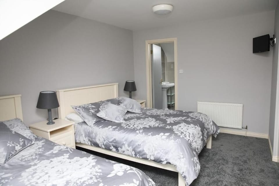 Iron/ironing board, free WiFi