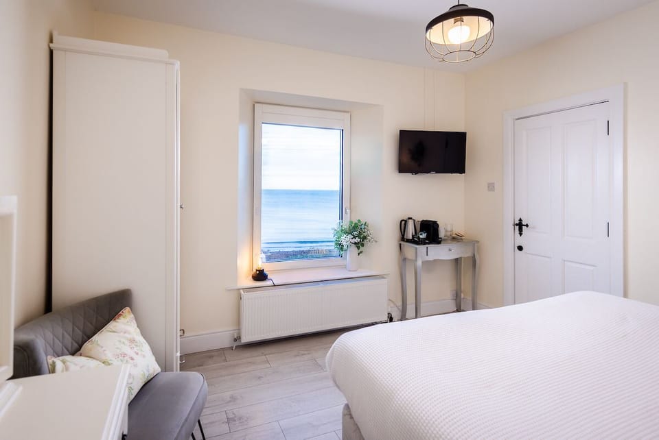 Luxury Double or Twin Room, Ensuite, Sea View (Double or Twin Sea View)
