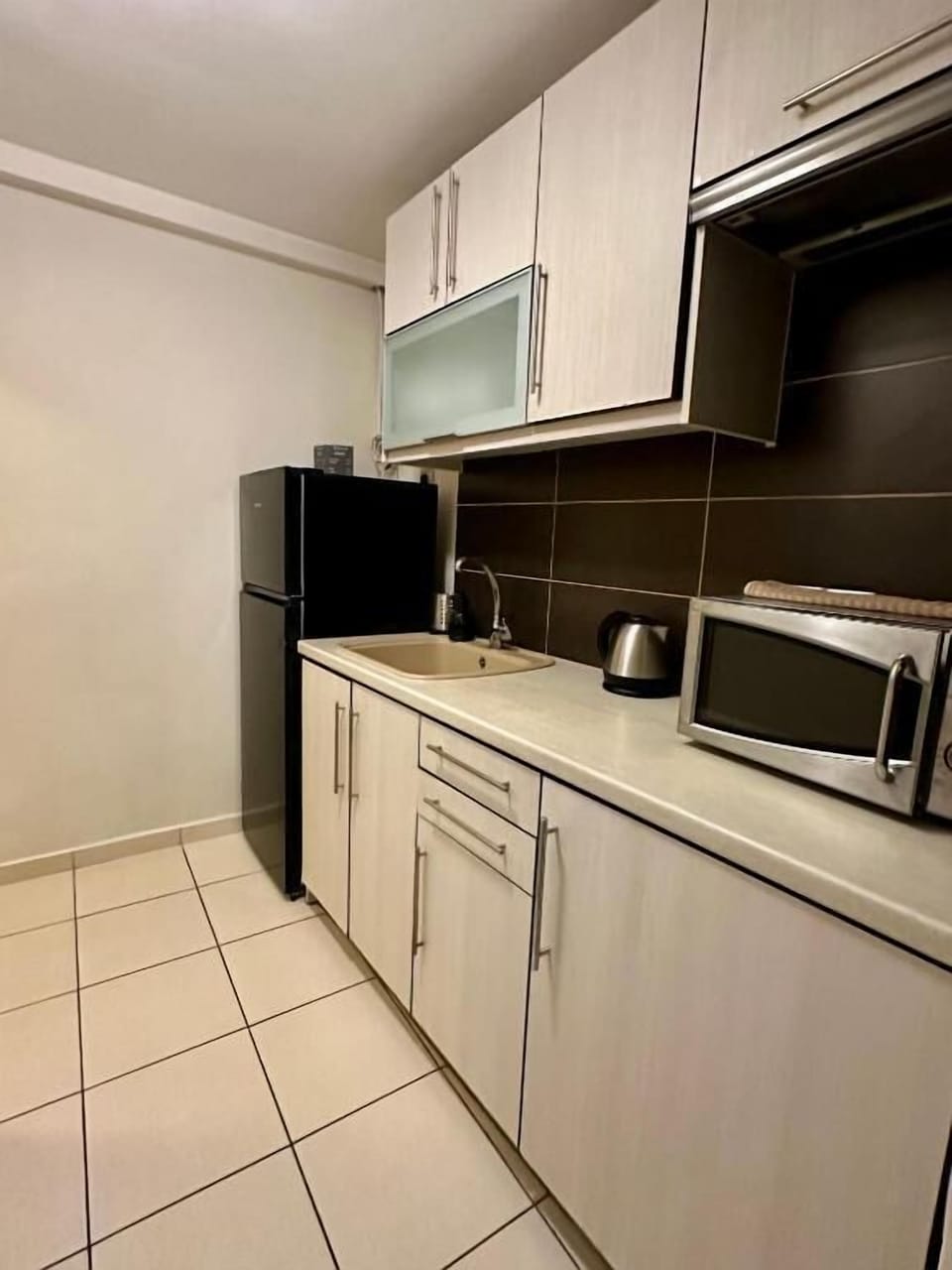 Comfort Apartment | Private kitchen | Fridge, microwave, freezer