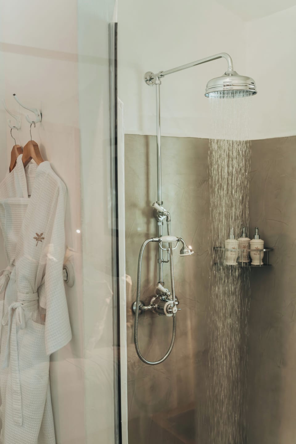 Room (charm) | Bathroom | Separate tub and shower, deep soaking tub, hair dryer, bathrobes