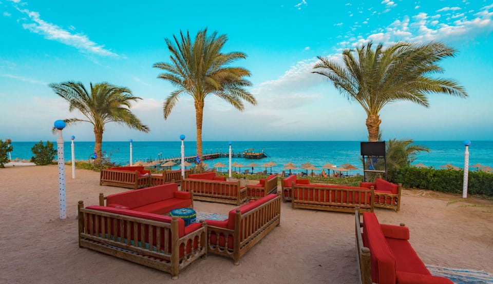 3 bars/lounges