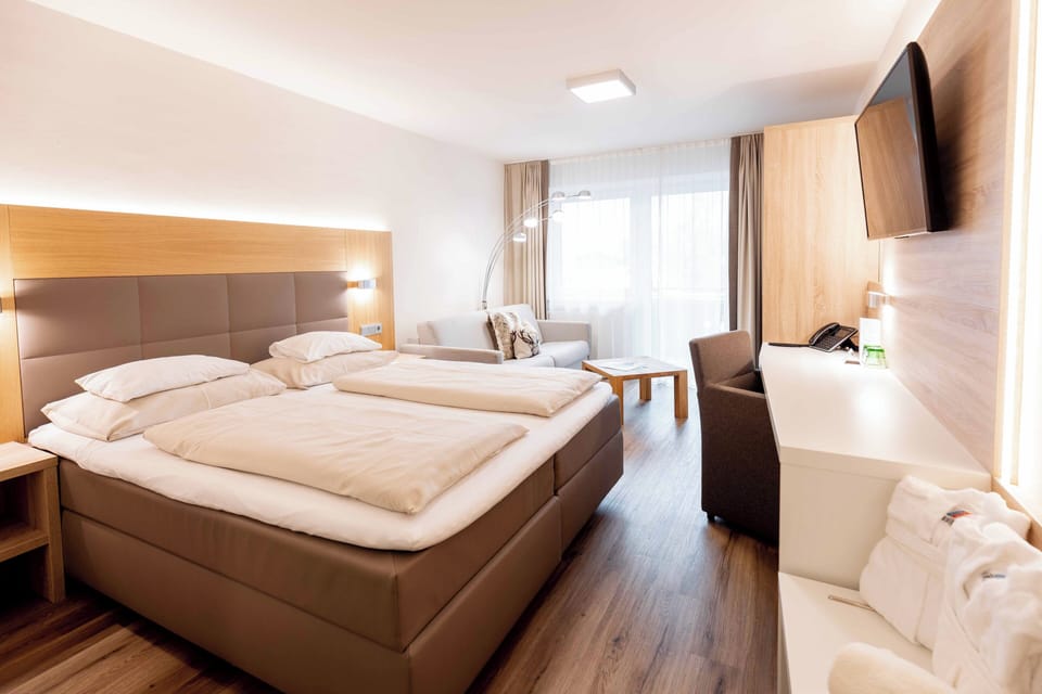 Hypo-allergenic bedding, in-room safe, soundproofing, free WiFi