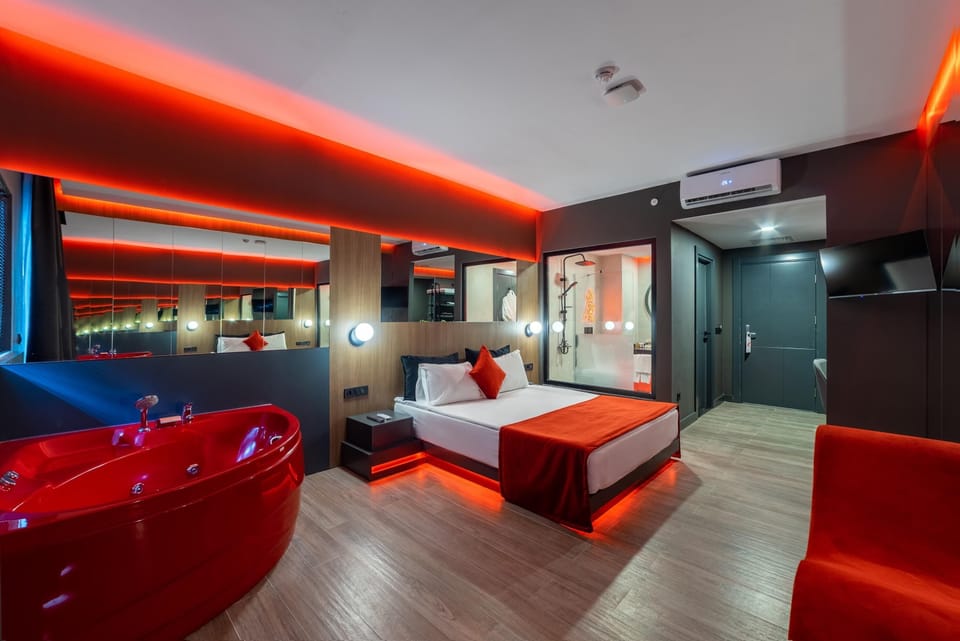 Romantic Room, Jetted Tub | Jetted tub