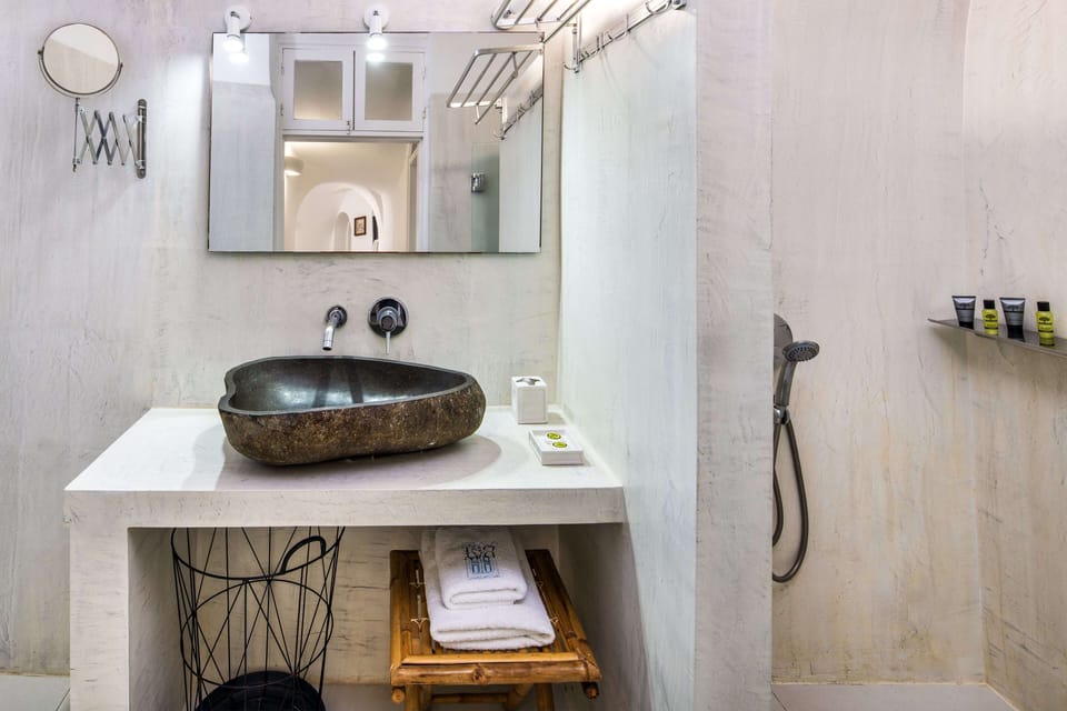 Traditional Apartment | Bathroom | Shower, towels