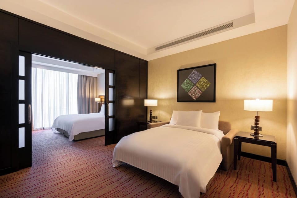 Studio Suite, 1 King Bed with Sofa bed | Down comforters, pillowtop beds, in-room safe, individually decorated
